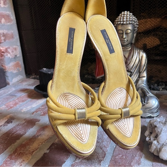 Vintage Louis Vuitton Runway Suede Platform Heels - Picture 6 of 15